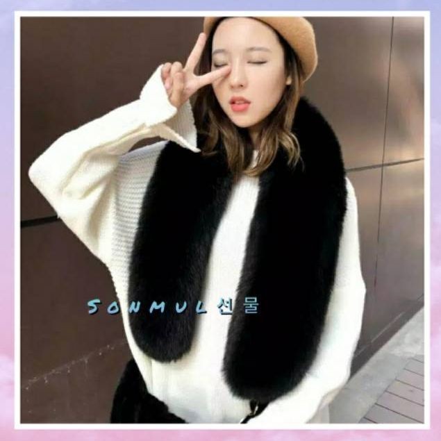 VICTOIRE FUR SCARF