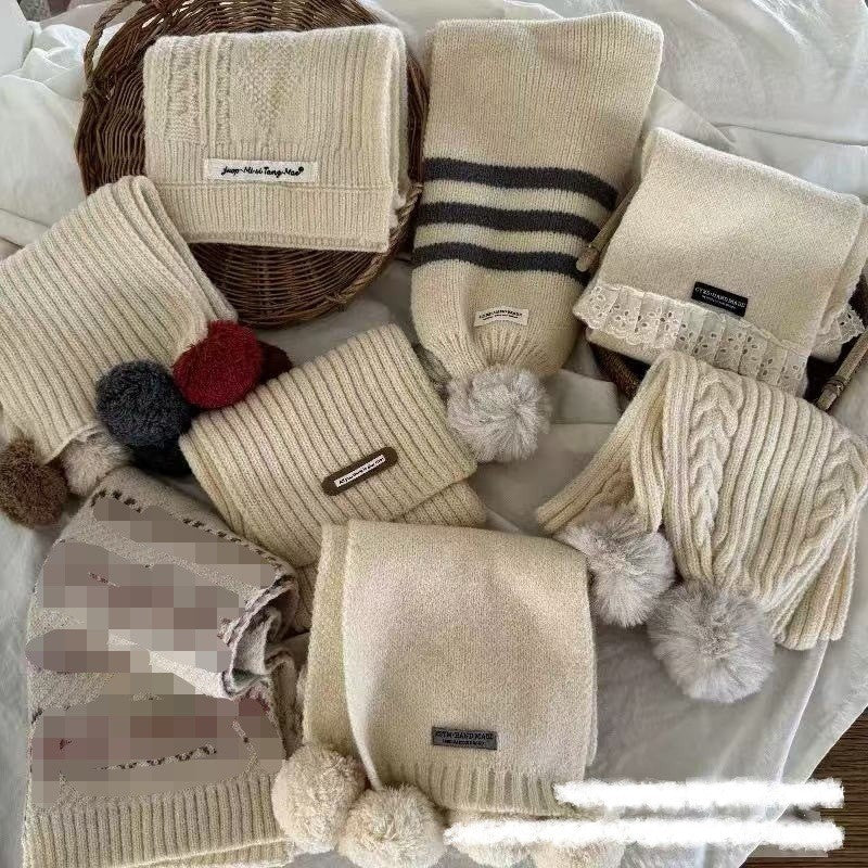 CREAMY KIDS KNIT SCARF POMPOM