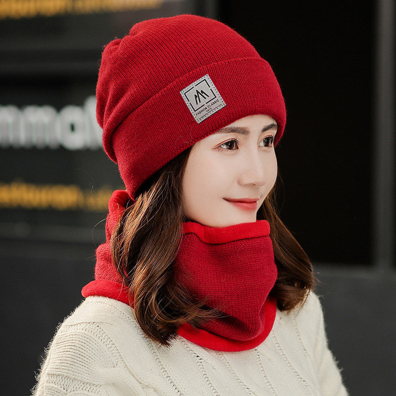 CLASSIC WOMAN BEANIE HAT SCARF