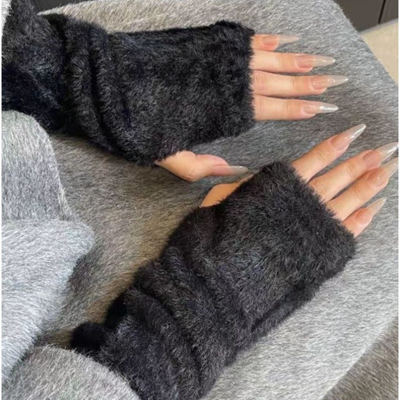 FURRY ARM WARMER