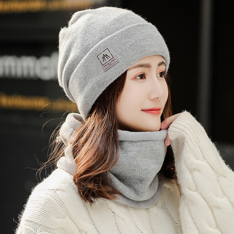 CLASSIC WOMAN BEANIE HAT SCARF