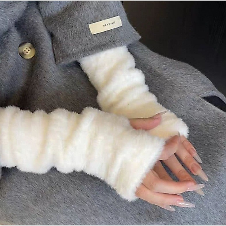 FURRY ARM WARMER